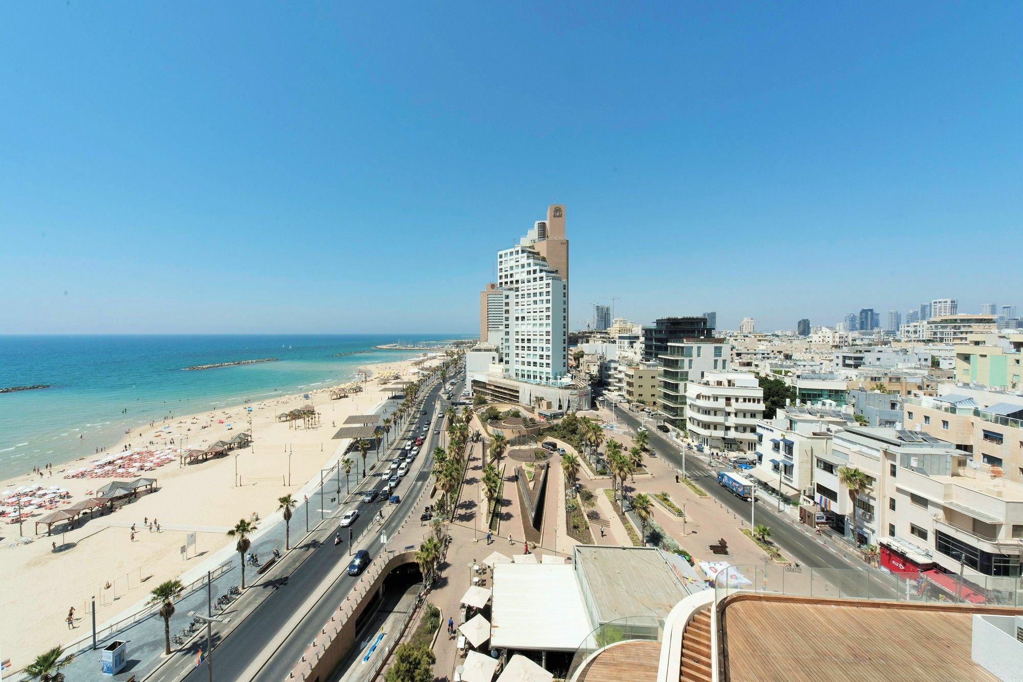 Excellent Beachfront Apt W/ Pool Access By Sea N' Rent Tel Aviv Eksteriør billede