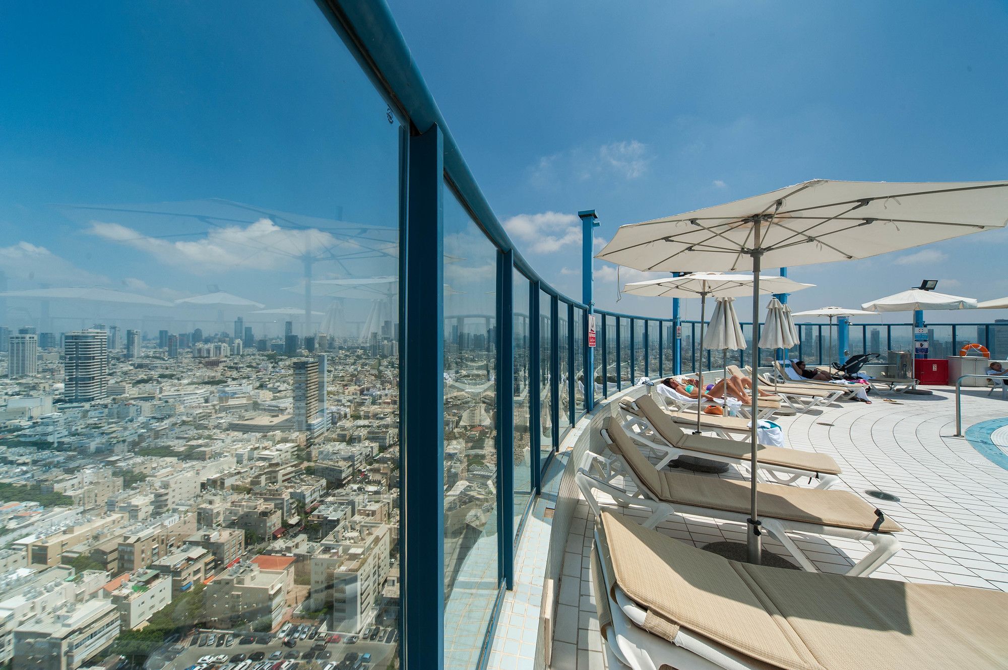 Excellent Beachfront Apt W/ Pool Access By Sea N' Rent Tel Aviv Eksteriør billede
