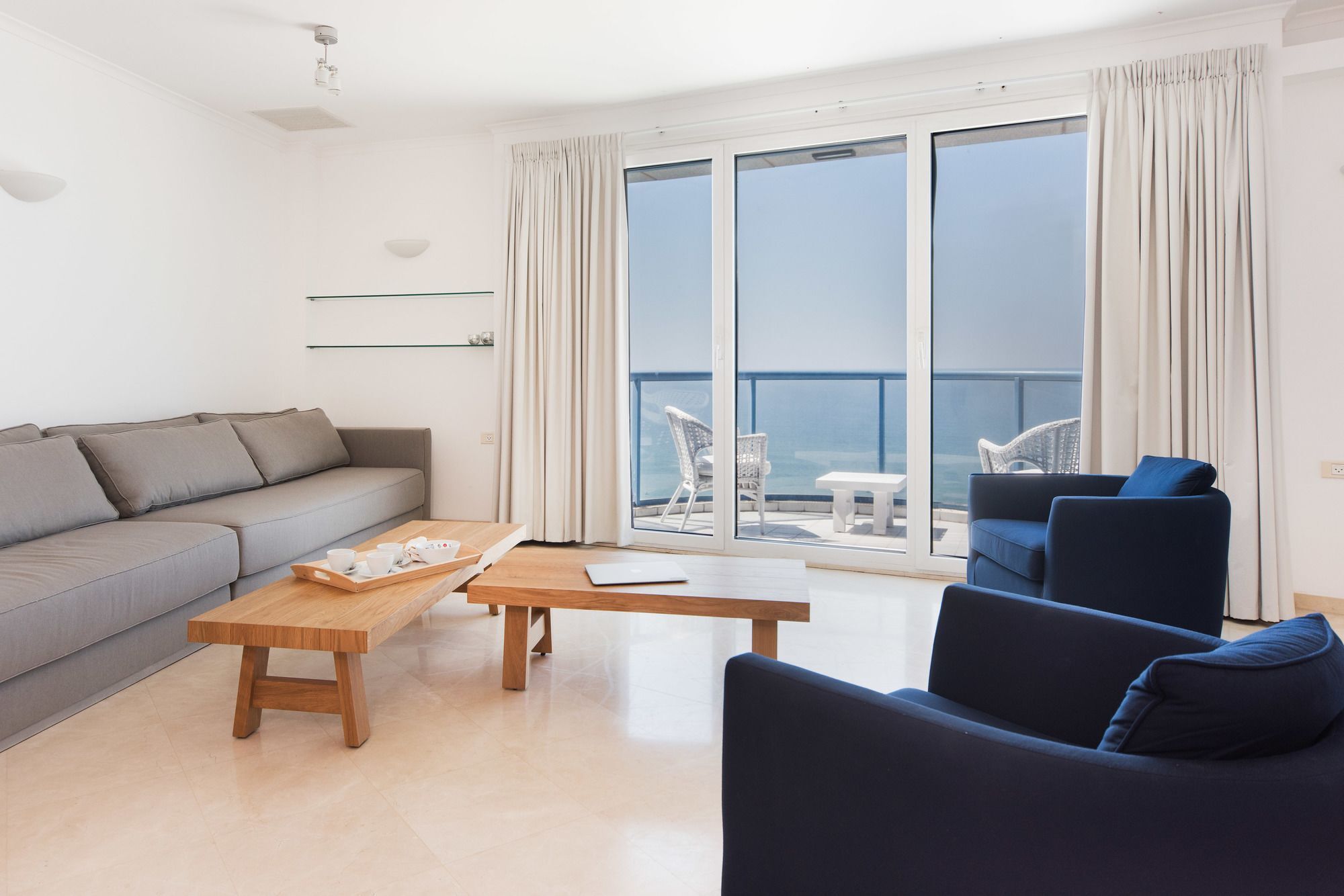 Excellent Beachfront Apt W/ Pool Access By Sea N' Rent Tel Aviv Eksteriør billede
