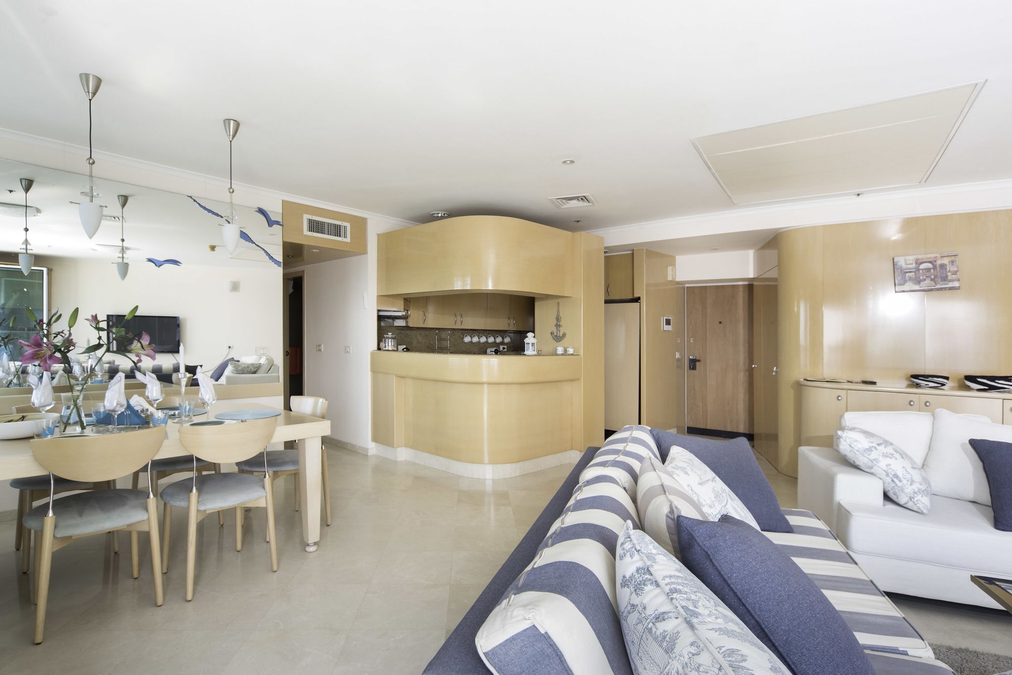 Excellent Beachfront Apt W/ Pool Access By Sea N' Rent Tel Aviv Eksteriør billede