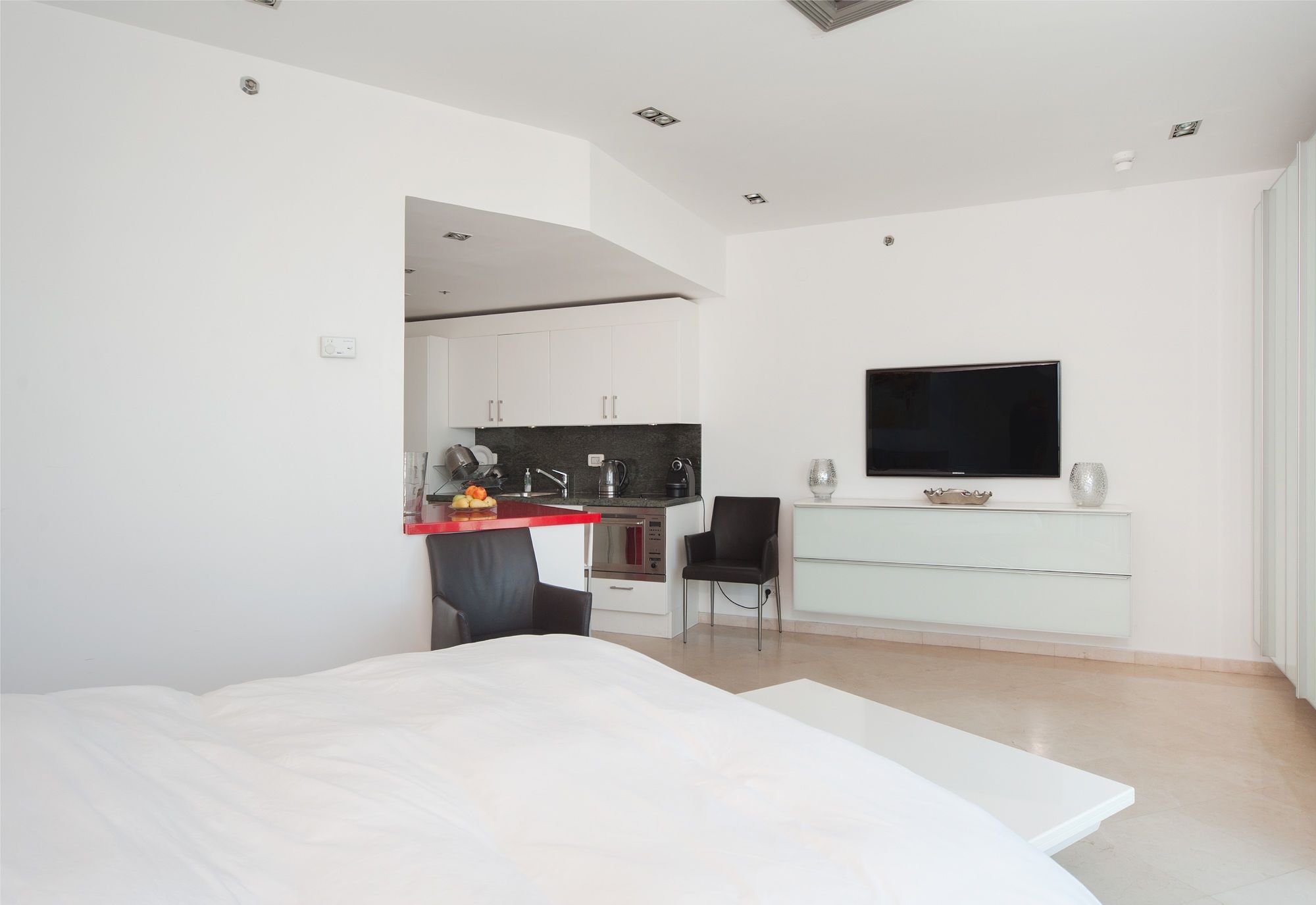 Excellent Beachfront Apt W/ Pool Access By Sea N' Rent Tel Aviv Eksteriør billede
